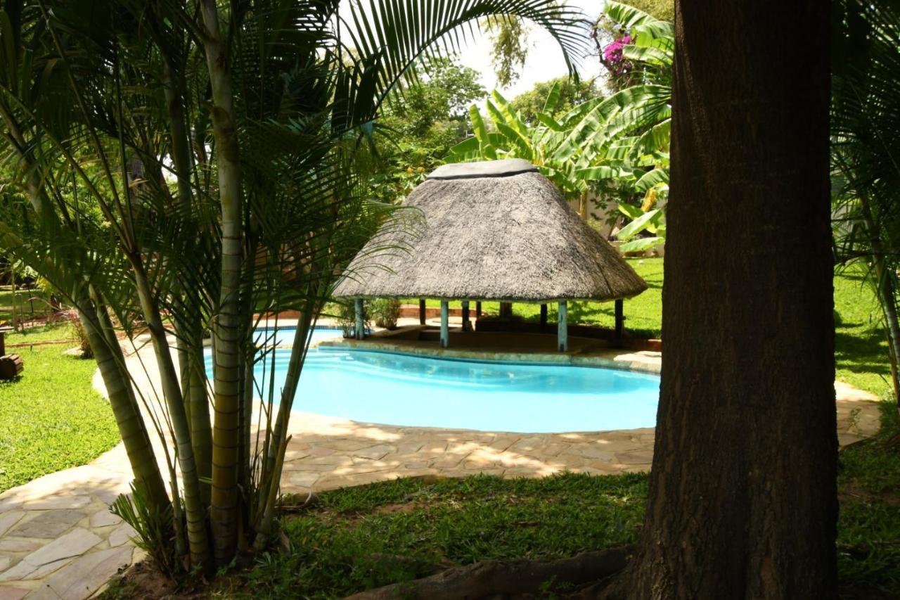 Tambuti Lodge ルンドゥ エクステリア 写真