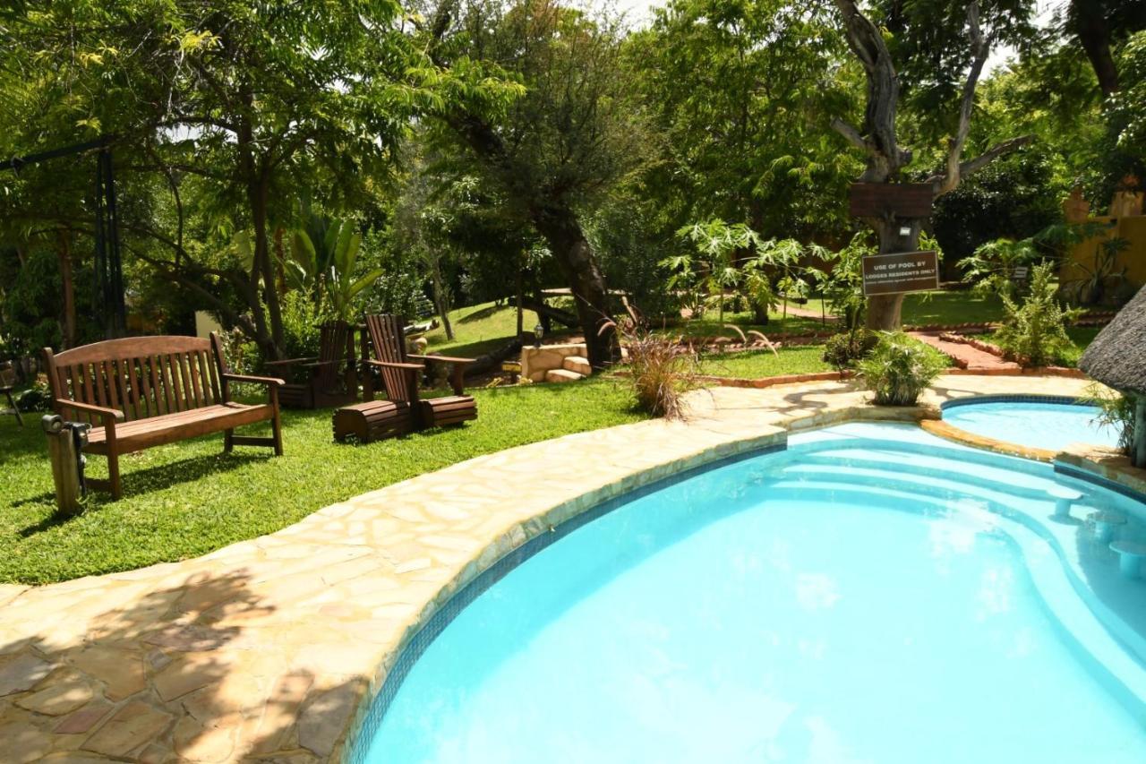 Tambuti Lodge ルンドゥ エクステリア 写真