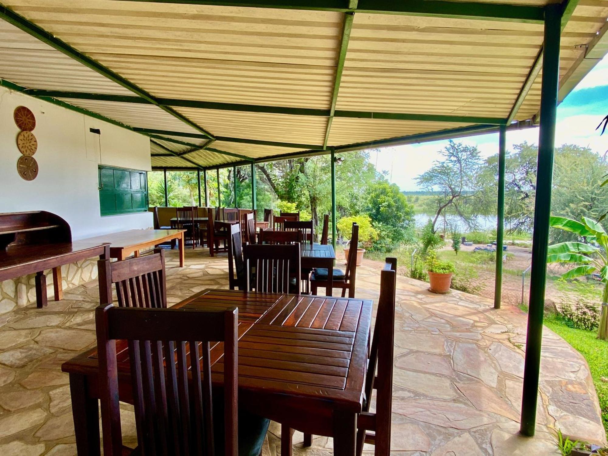 Tambuti Lodge ルンドゥ エクステリア 写真