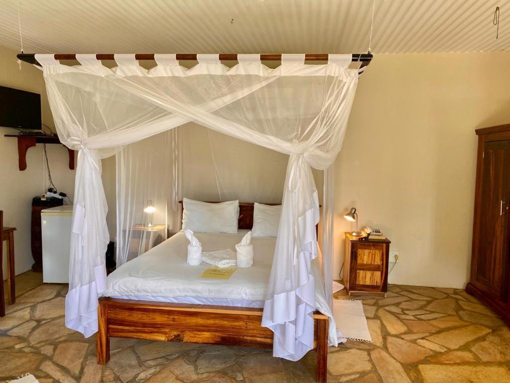 Tambuti Lodge ルンドゥ エクステリア 写真