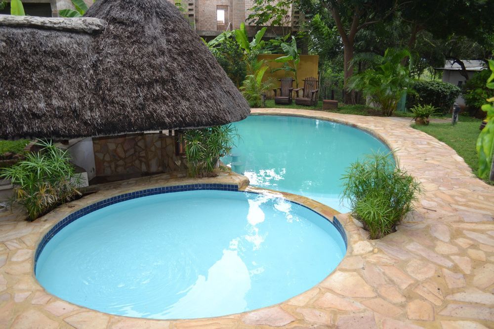Tambuti Lodge ルンドゥ エクステリア 写真