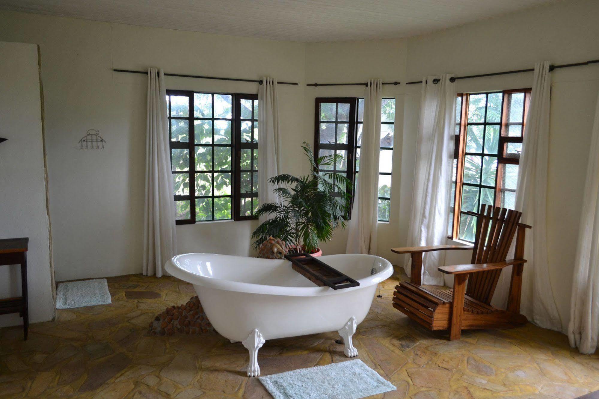 Tambuti Lodge ルンドゥ エクステリア 写真